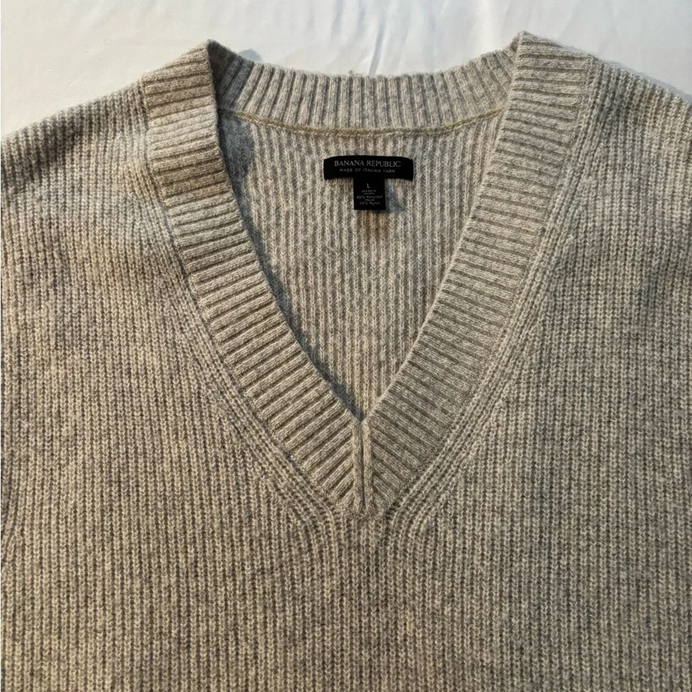 Banana Republic Gray Knit Vest